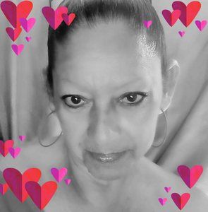 Meet your Posher, Violeta